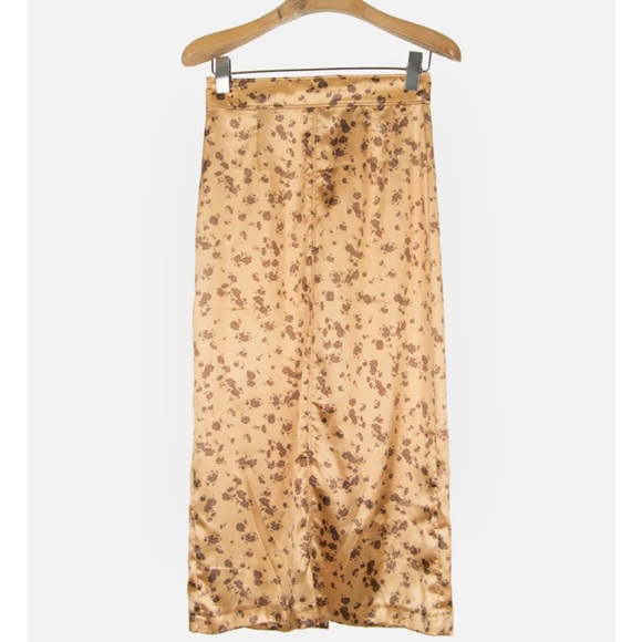 Beautiful and Elegant Zara Pencil Mid Skirt - Picture 4 of 5